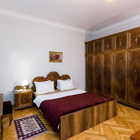 Apartment Gallery Rustaveli 1 Tiflis Dış mekan fotoğraf