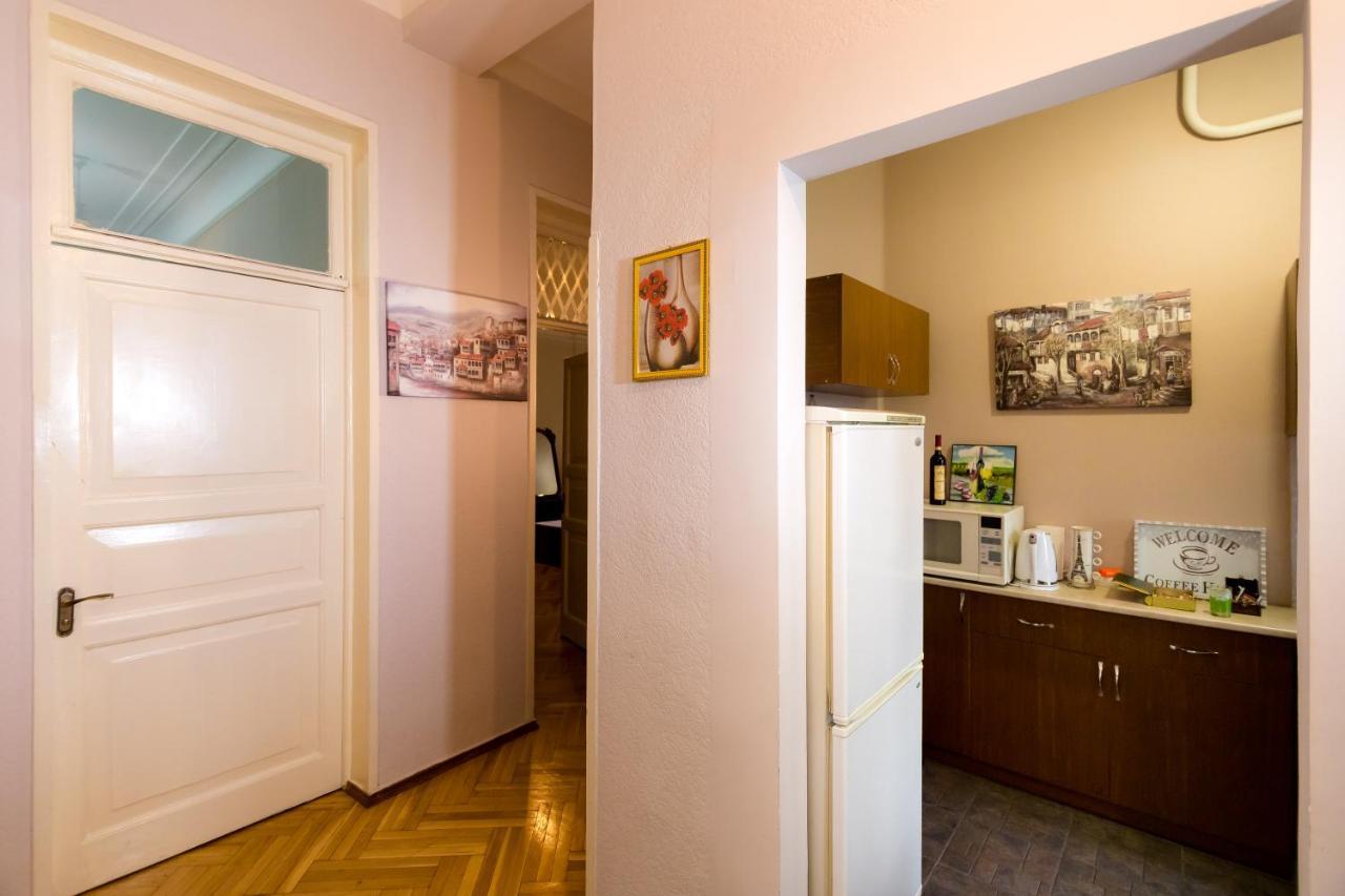 Apartment Gallery Rustaveli 1 Tiflis Dış mekan fotoğraf