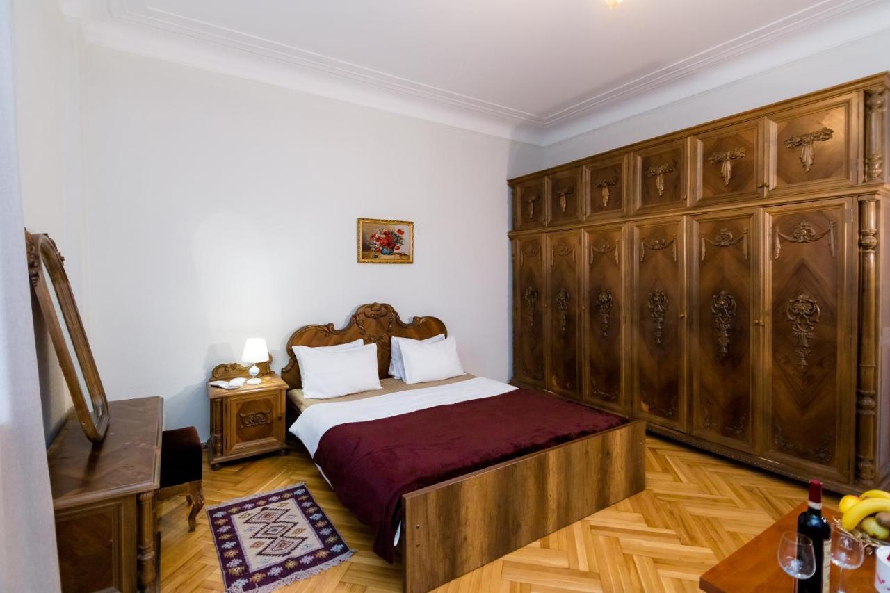 Apartment Gallery Rustaveli 1 Tiflis Dış mekan fotoğraf