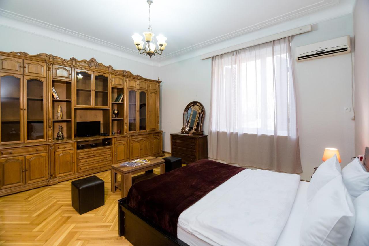 Apartment Gallery Rustaveli 1 Tiflis Dış mekan fotoğraf