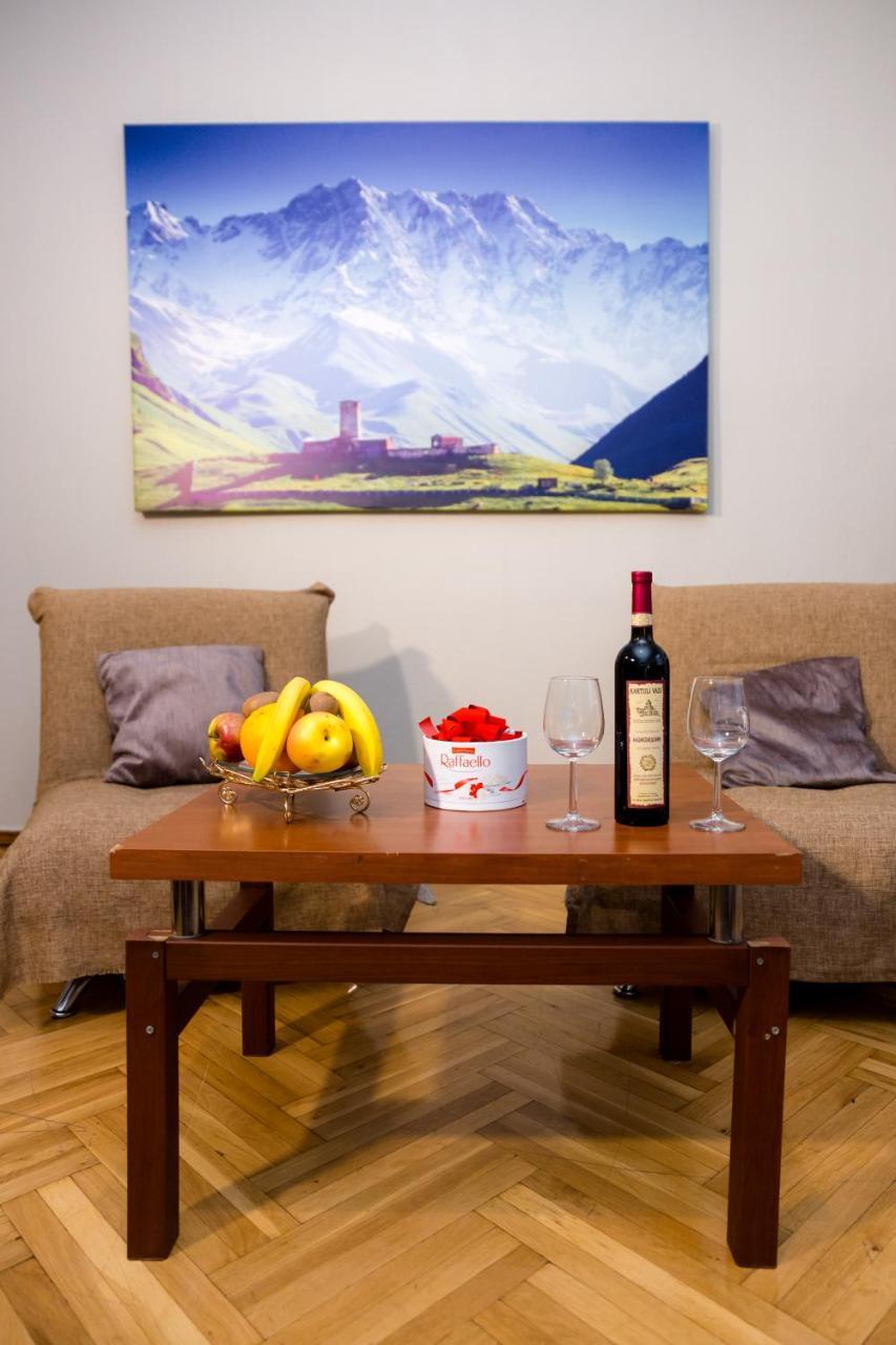 Apartment Gallery Rustaveli 1 Tiflis Dış mekan fotoğraf