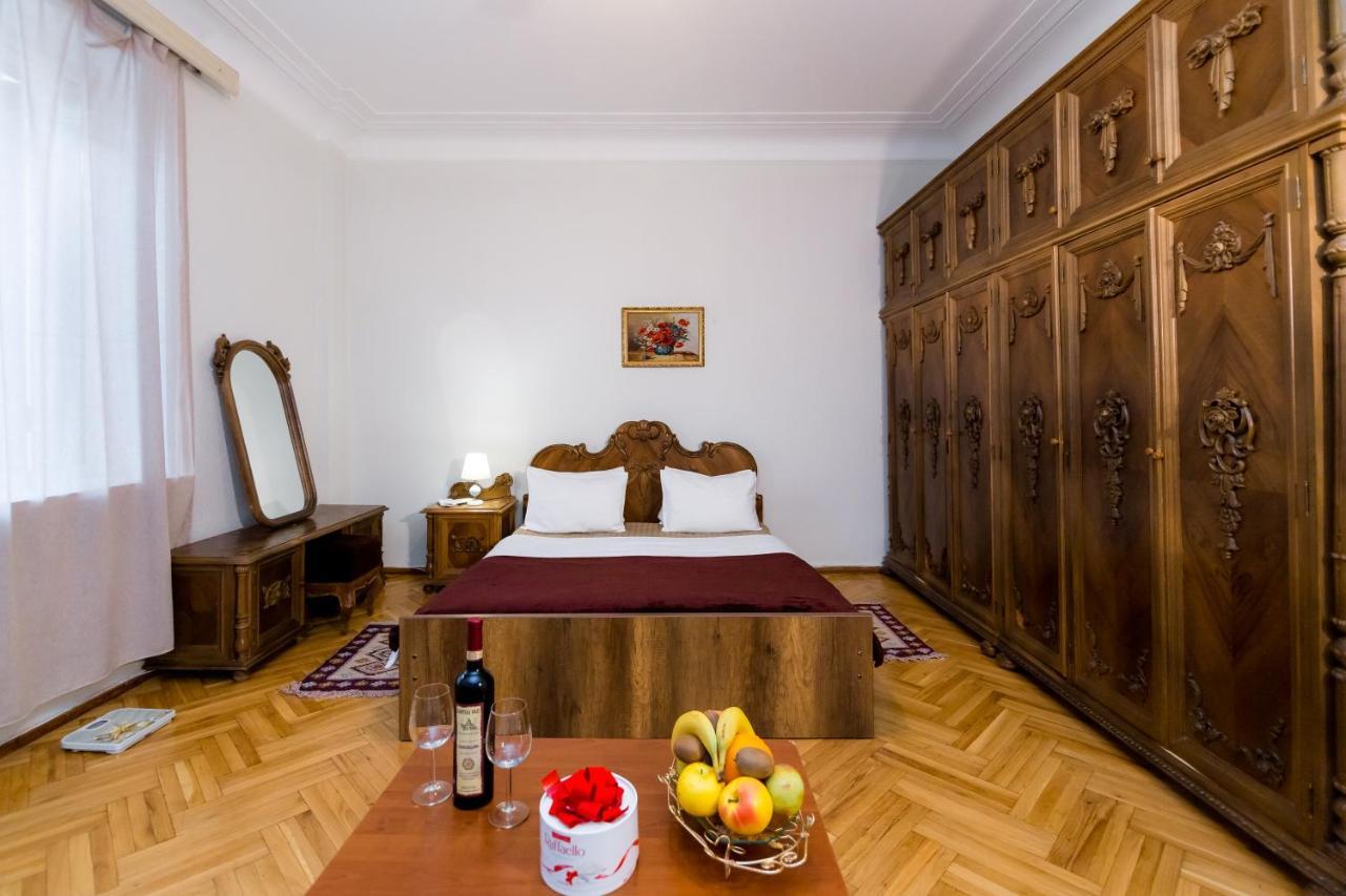 Apartment Gallery Rustaveli 1 Tiflis Dış mekan fotoğraf
