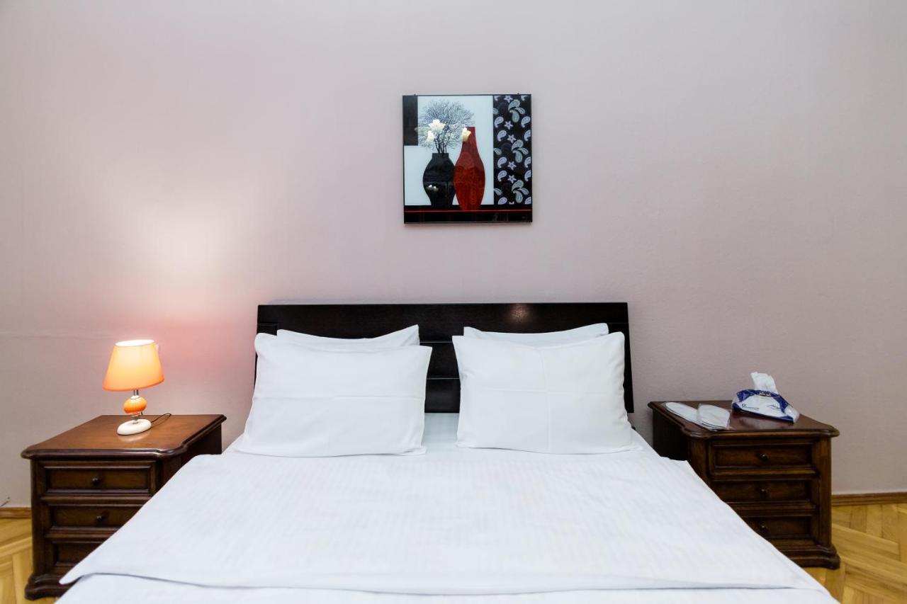 Apartment Gallery Rustaveli 1 Tiflis Dış mekan fotoğraf